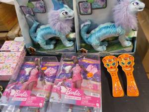 lot 216 image: Toys- Some are damaged...