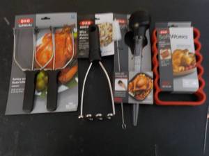 lot 229 image: 4 Different OXO Products as picture...