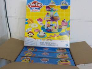 lot 248 image: 4 Play Doh Kitchen Creations...