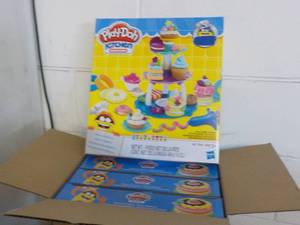 lot 250 image: 4 Play Doh Kitchen Creations...