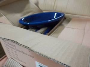 lot 268 image: Case of 36 Blue 8 oz Casserole Dish...