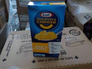 lot 317 image: 24 Pack Kraft Macaroni and Cheese 7...