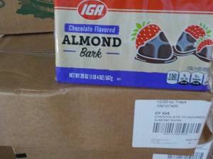 lot 320 image: Case of 12 - 20 oz Trays IGA Chocol...