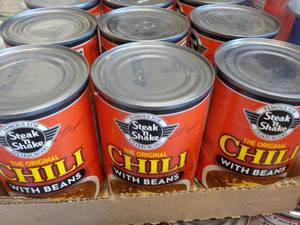 lot 392 image: 12 Pack Steak N Shake Chili with Be...