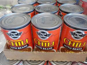 lot 393 image: 12 Pack Steak N Shake Chili with Be...