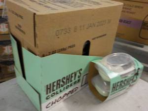 lot 434 image: 12 7 oz. Hersheys Colliders Choppe...