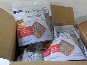 lot 495 image: 6 1 lb packages Freshpet Tender Chi...