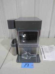 lot 19 image: GE Profile Opal 2.0 Countertop Nugget Ice Maker with Side Tank Small Dent