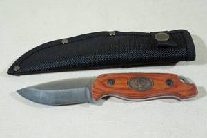 lot 95 image: Rite Edge Hunting Knife with Sheath