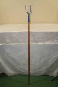 lot 123 image: Fishing Spear