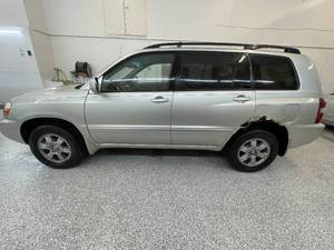 lot 16 image: 2005 Toyota Highlander - AWD - 1 OWNER