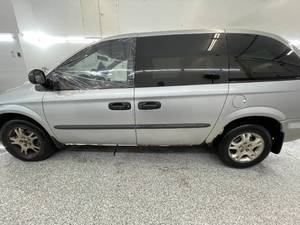 lot 16Z image: 2003 Dodge Grand Caravan SE