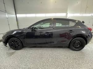 lot 3 image: 2016 Mazda Mazda3 Sport