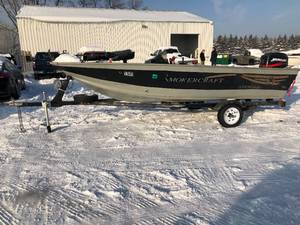 2000 Smokecraft Boat