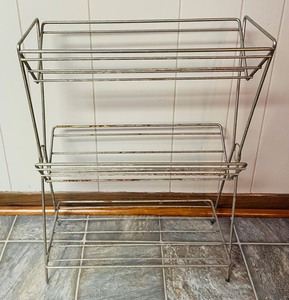 lot 63 image: Vintage Retro Atomic Metal Book Stand