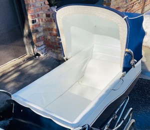 lot 100 image: Vintage Gendron Baby Carriage