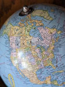 lot 38 image: Vintage 9 Rotating Terrestrial Globe