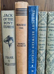 lot 74 image: Assorted Vintage Books