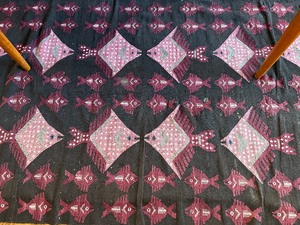 lot 10 image: Fun Vintage Large Fish Themed Rug