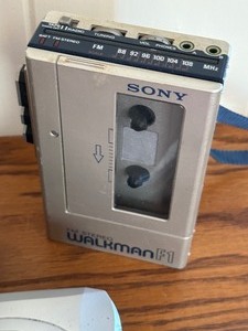 lot 17 image: Vintage Electronics including a SONY Walkman