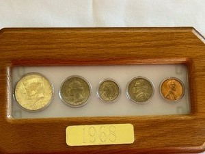 lot 91 image: Framed 1968 Coin Set