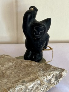 lot 13 image: Inuit Carving