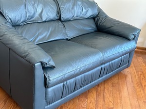 lot 4 image: Leather Craft Navy Blue Leather Love Seat Sofa