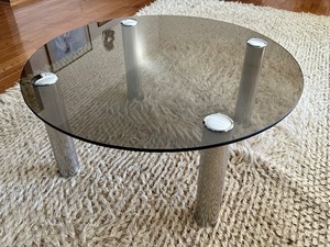 lot 8 image: Vintage Chrome Base and Glass Top Round Coffee Table