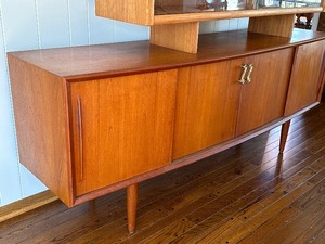 lot 2 image: Mid Century ModernDining Room Sideboard with Hutch