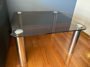 lot 5 image: Vintage Chrome Base Glass Top End Table