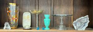 lot 63 image: Shelf Full Of Vintage Glass Items
