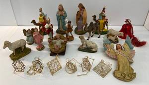 lot 70 image: Group Of Vintage Christmas Items Including Nativity Statues And More
