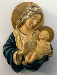 lot 72 image: Antique Madonna And Child Wall Plaque 11