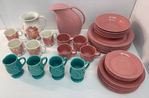lot 74 image: Group Of Vintage Pottery Items Including Hall, Nancy Calhoun And More