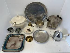 lot 78 image: Group Of Misc. Vintage Household Items Including