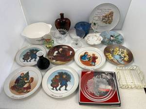 lot 79 image: Group Of Misc. Vintage Household Items