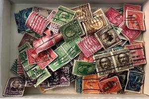 lot 126 image: Group Of Misc. Vintage Stamps Including 1 Cent Jefferson And More
