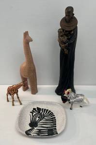lot 135 image: Group Of African Dcor Items
