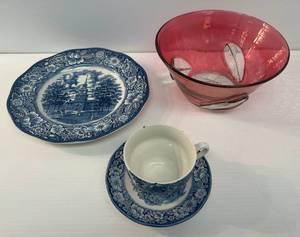 lot 209 image: Vintage Misc. Glassware Including Liberty Blue