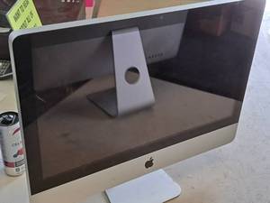 lot 961 image: Apple iMac A1311 (EMC2428) 21 Desktop Computer