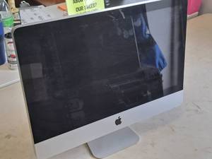lot 962 image: Apple iMac A1311 (EMC2428) 21 Desktop Computer