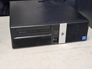 lot 984 image: HP RP5 Retail System 5810 Desktop PC