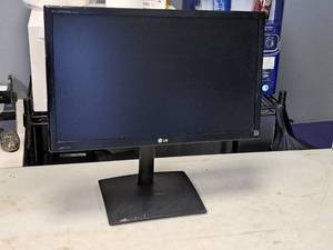lot 1010 image: LG Flatron 23 PC Monitor
