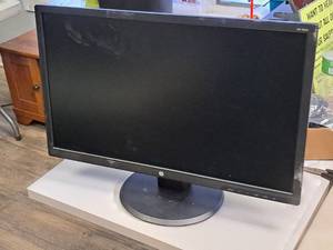 lot 1018 image: HP 24uh 24 PC Monitor