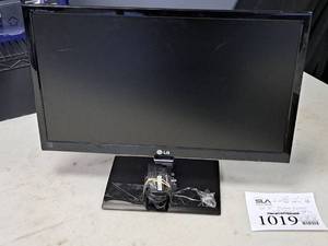 lot 1019 image: LG Flatron E2260V-PN 22 PC Monitor