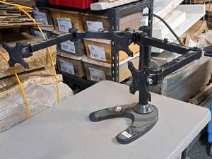 lot 1022 image: 20 Three-Monitor Computer Monitor Holder