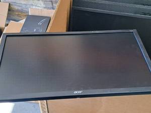 lot 1037 image: Lot of (2) Acer V246HL bmpd 24 PC Monitors