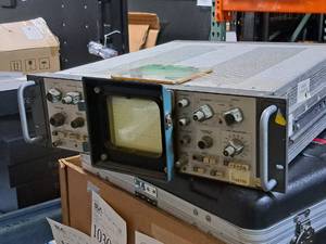 lot 1049 image: Tektronix 1485R Waveform Monitor