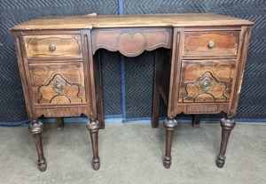 lot 269 image: Gorgeous Vintage Wood DeskVanity M