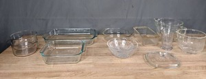 lot 258 image: Glass Baking Ware Anchor Glass Measuring Cup, Pyrex Baking Dishes, Glass Bowls, & More M